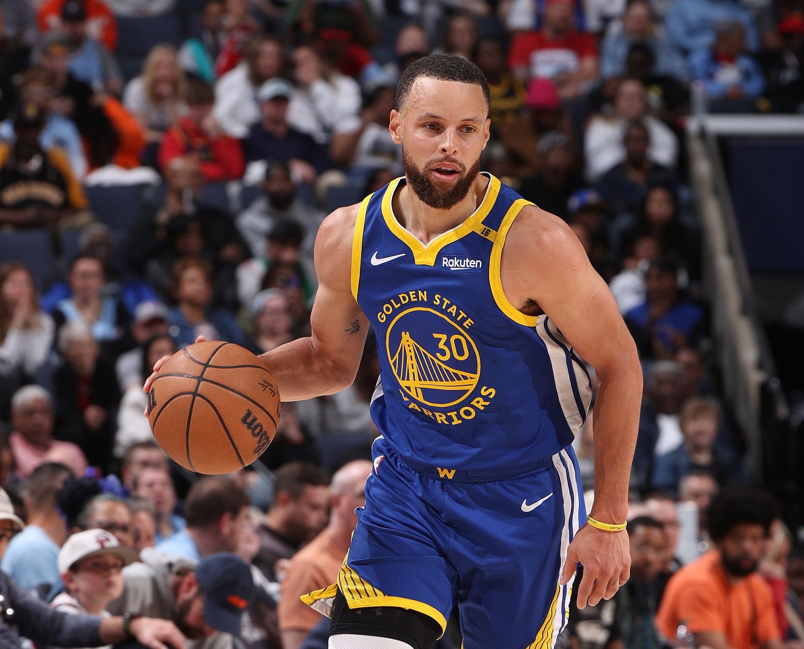 队记：库里昨夜病情出现加重，今天未随队前往萨克拉门托