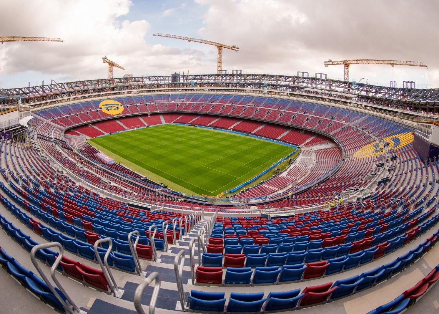 每体：巴萨可能在11月29日对阵阿拉维斯时回归诺坎普